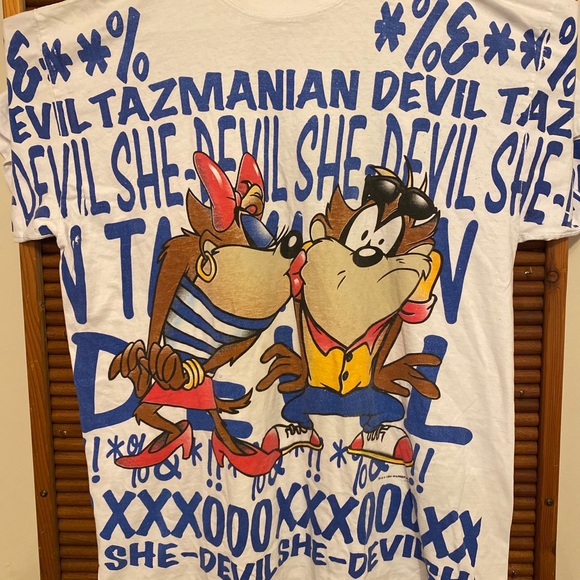 Rare vintage 90s Looney Tunes Kissing Tazmanian devil and she devil T-Shirt XL - Picture 2 of 11